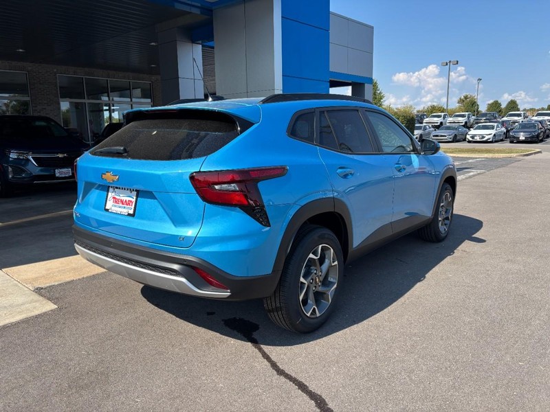2026 Chevrolet Trax LT Image 3 of 25