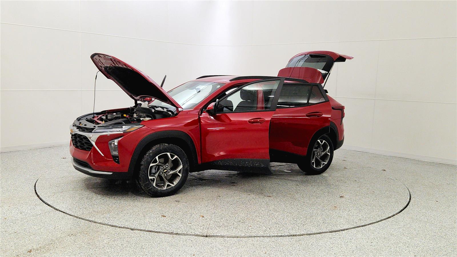 2026 Chevrolet Trax LT Image 2 of 36