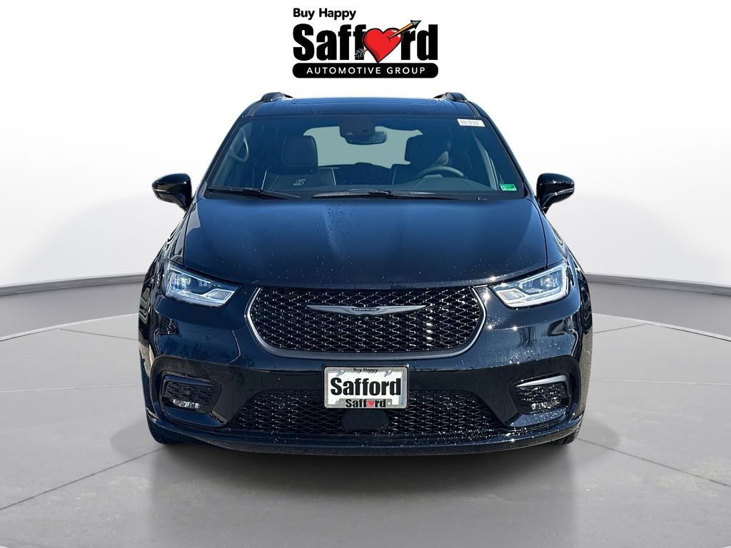 2026 Chrysler Pacifica Limited Image 2 of 31