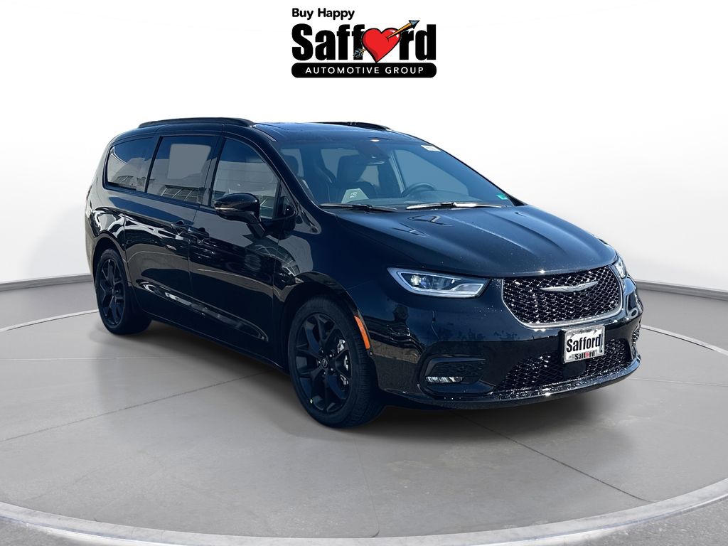 2026 Chrysler Pacifica Limited Image 3 of 31