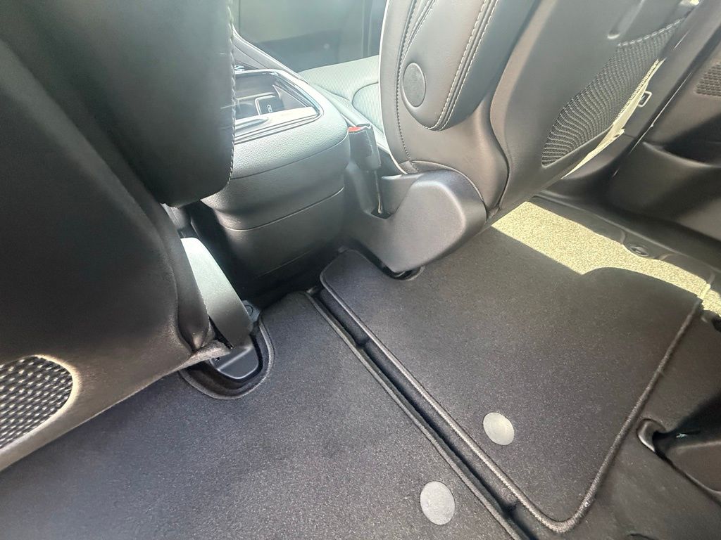 2026 Chrysler Pacifica Limited Image 30 of 37