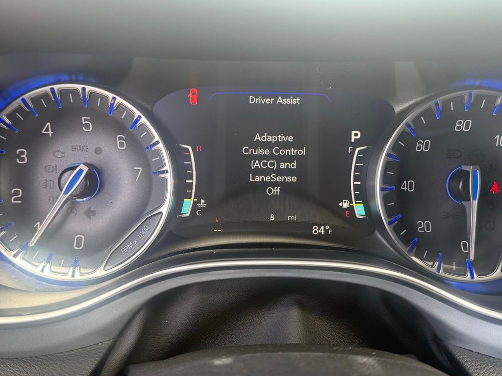 2026 Chrysler Pacifica Limited Image 16 of 37