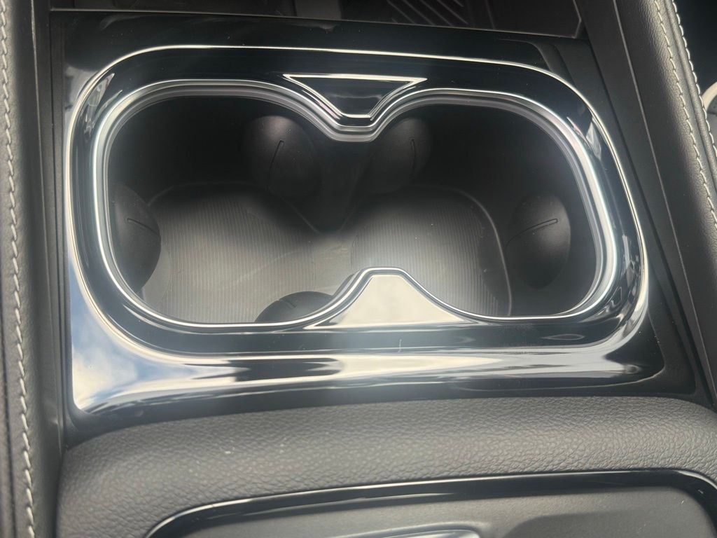 2026 Chrysler Pacifica Limited Image 22 of 38