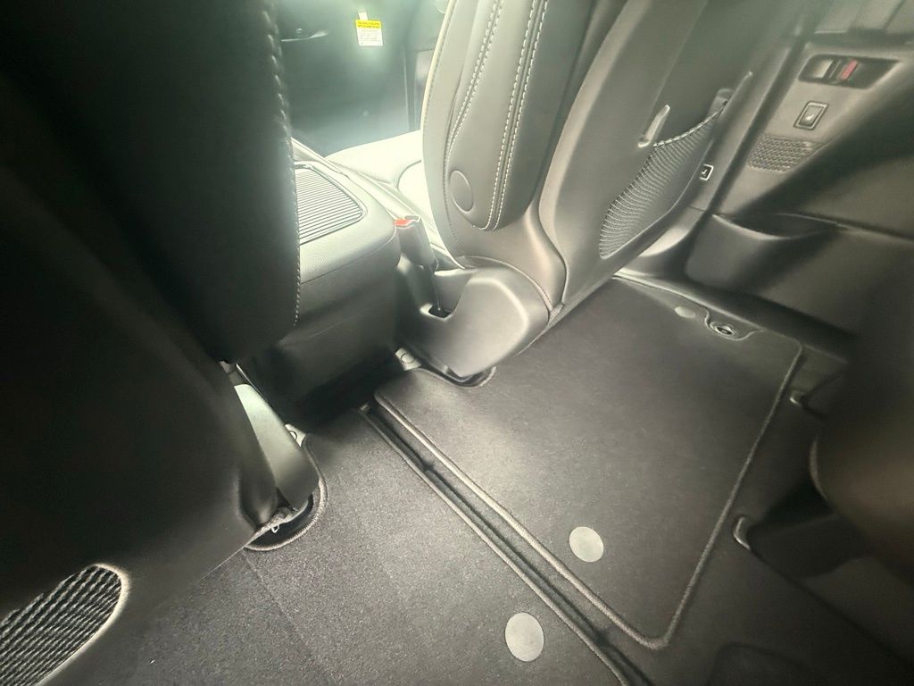 2026 Chrysler Pacifica Limited Image 35 of 38