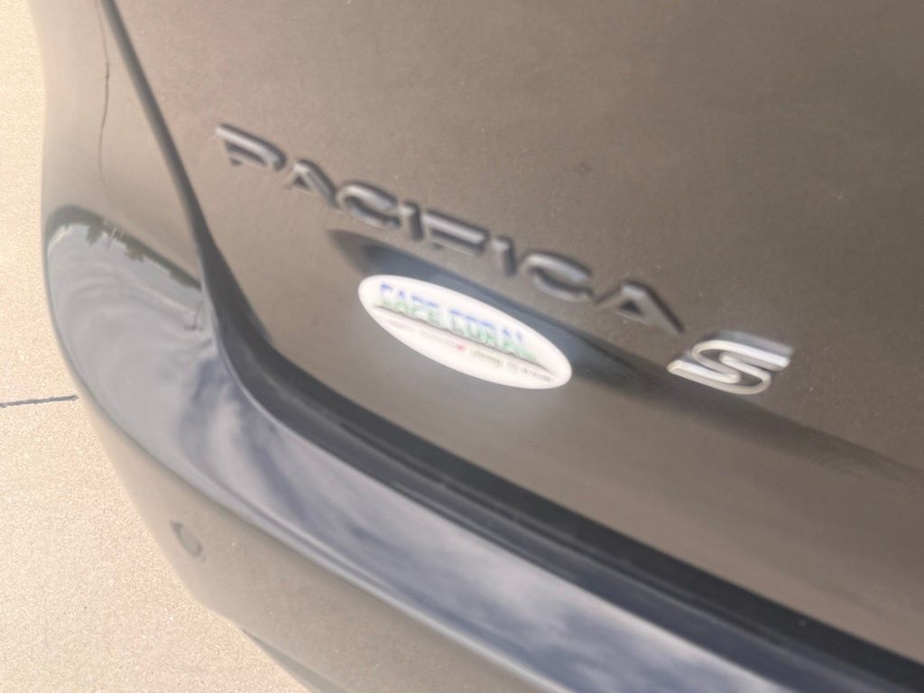 2026 Chrysler Pacifica Limited Image 28 of 38