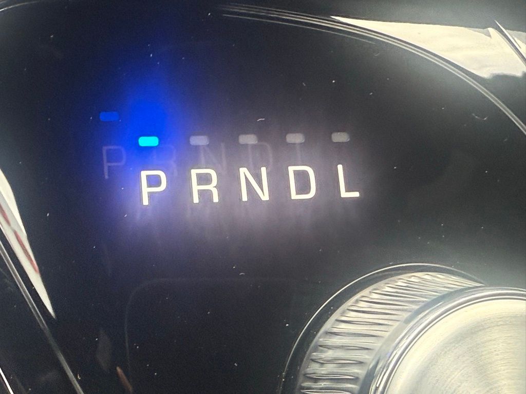 2026 Chrysler Pacifica Limited Image 19 of 38