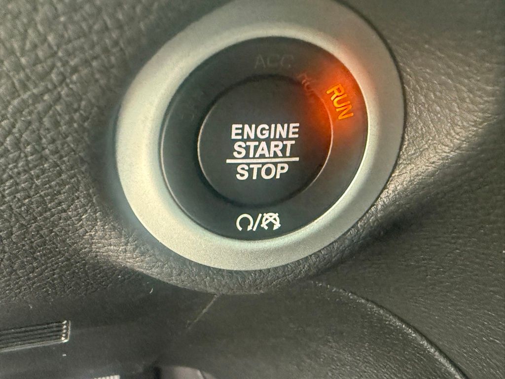 2026 Chrysler Pacifica Limited Image 36 of 38