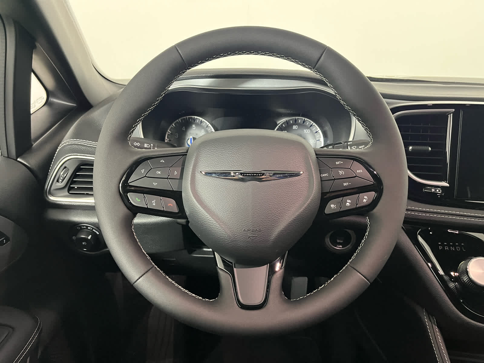 2026 Chrysler Pacifica Limited Image 28 of 29