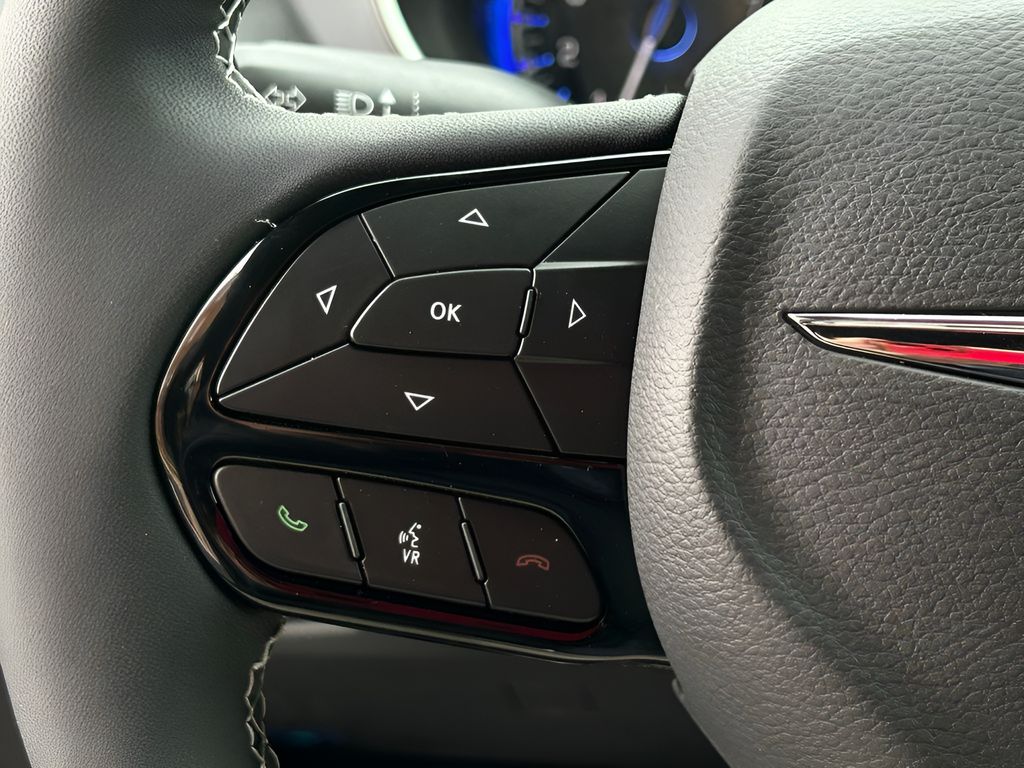 2026 Chrysler Pacifica Limited Image 23 of 30