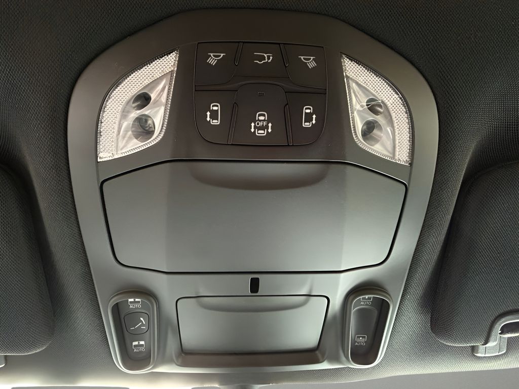 2026 Chrysler Pacifica Limited Image 25 of 30