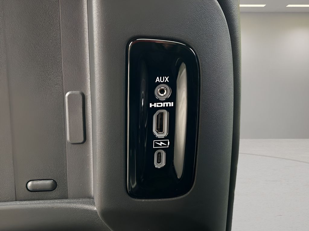 2026 Chrysler Pacifica Limited Image 24 of 30