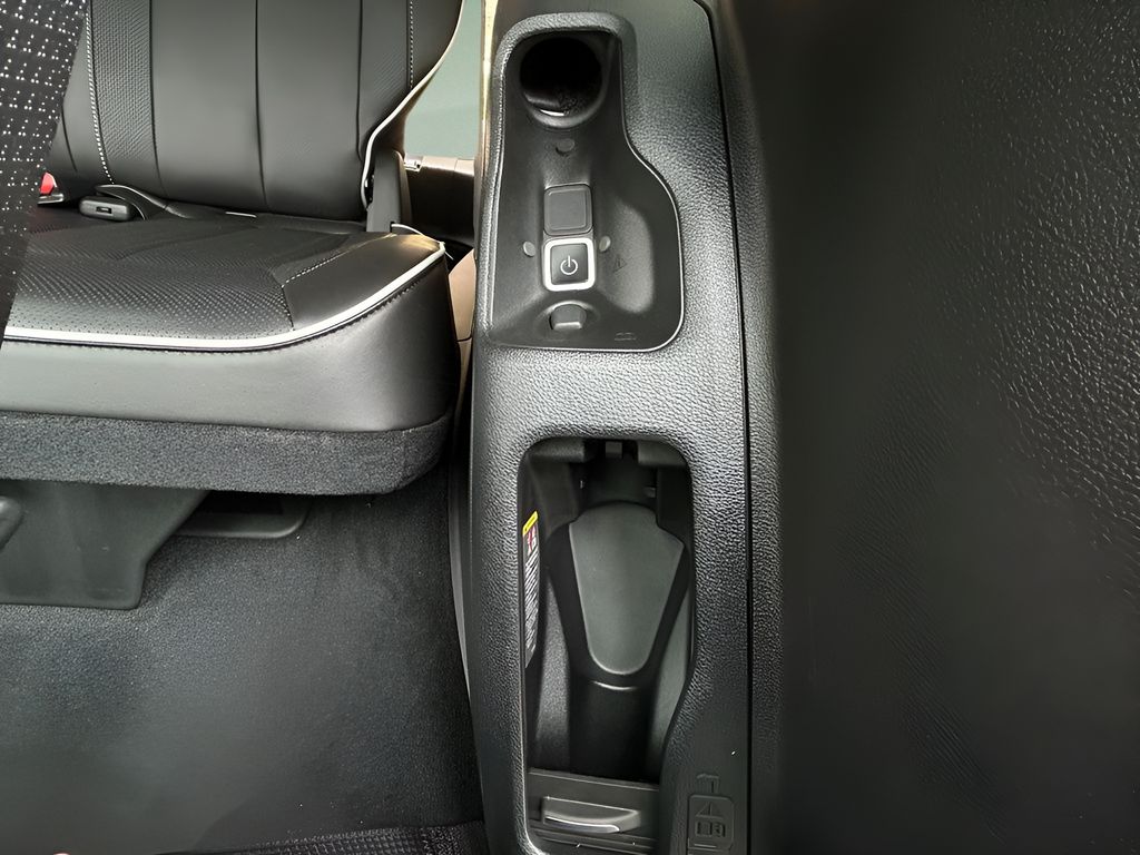 2026 Chrysler Pacifica Limited Image 27 of 30