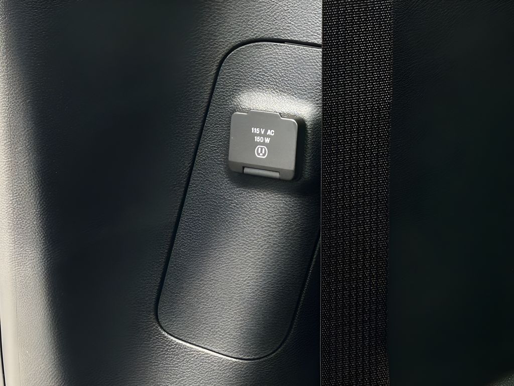 2026 Chrysler Pacifica Limited Image 22 of 30