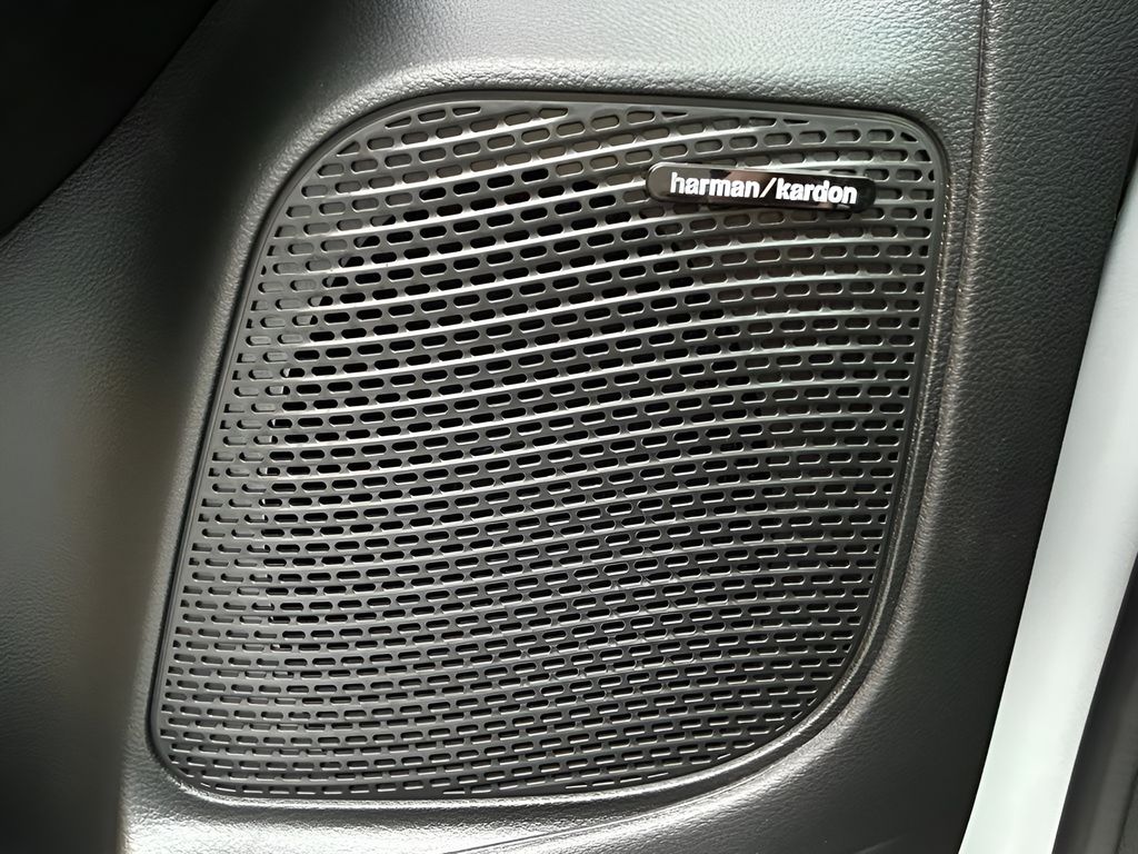 2026 Chrysler Pacifica Limited Image 26 of 30