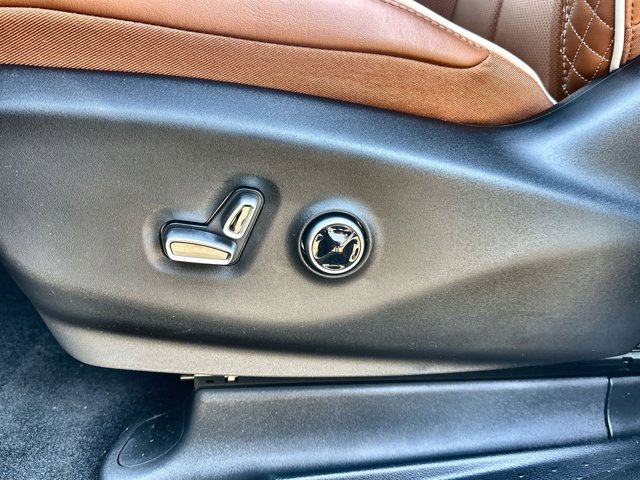2026 Chrysler Pacifica Pinnacle Image 24 of 27