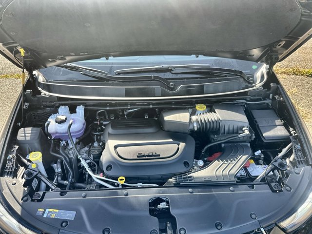 2026 Chrysler Pacifica Pinnacle Image 9 of 27