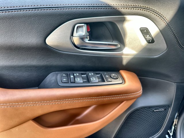 2026 Chrysler Pacifica Pinnacle Image 22 of 27
