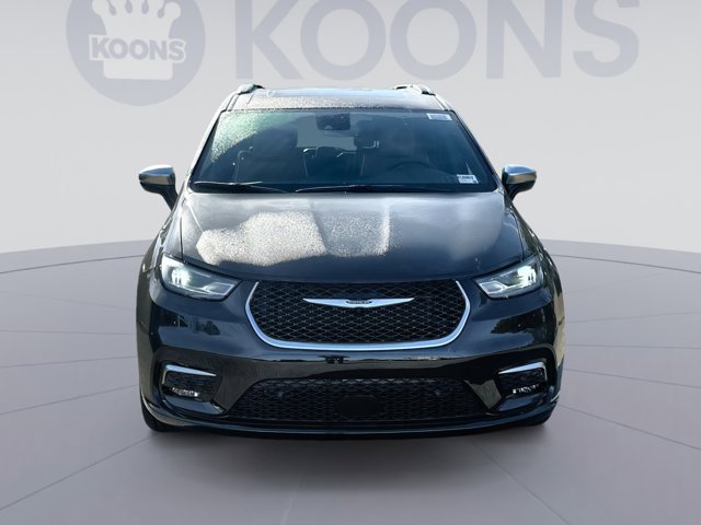 2026 Chrysler Pacifica Pinnacle Image 2 of 27