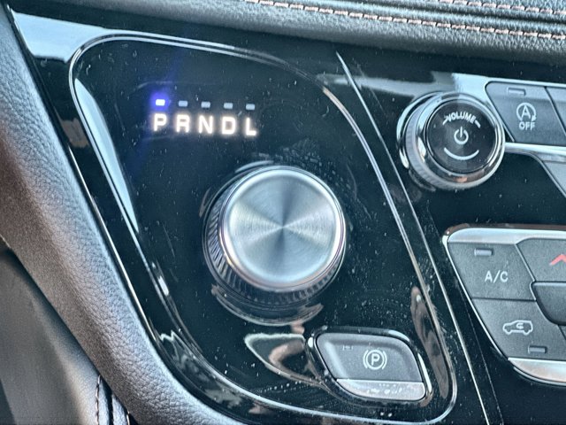 2026 Chrysler Pacifica Pinnacle Image 23 of 27