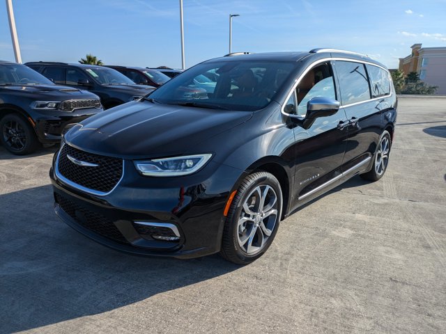 2026 Chrysler Pacifica Pinnacle Image 1 of 36