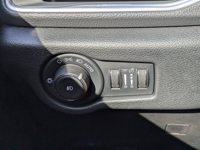 2026 Chrysler Pacifica Pinnacle Image 22 of 36