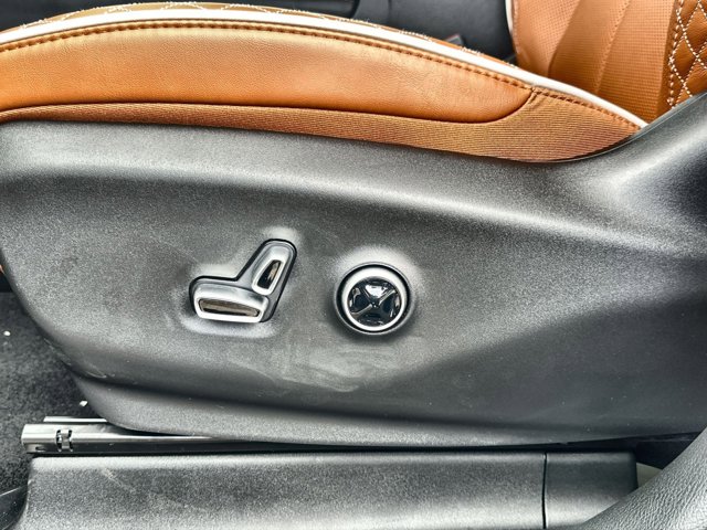 2026 Chrysler Pacifica Pinnacle Image 24 of 27