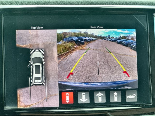 2026 Chrysler Pacifica Pinnacle Image 19 of 27