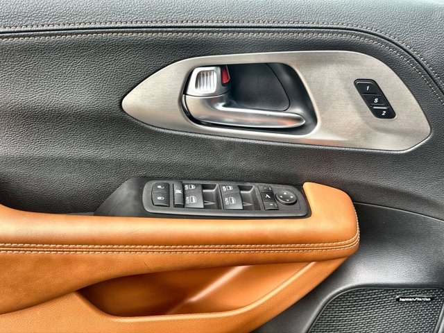 2026 Chrysler Pacifica Pinnacle Image 20 of 27