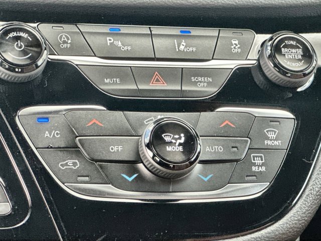 2026 Chrysler Pacifica Pinnacle Image 21 of 27