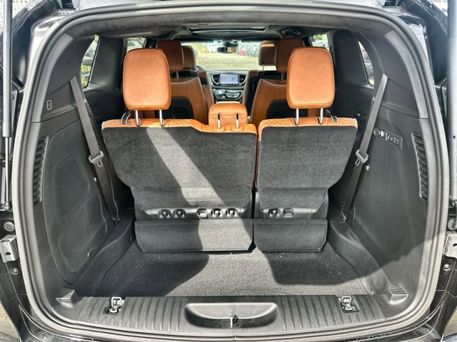 2026 Chrysler Pacifica Pinnacle Image 11 of 27