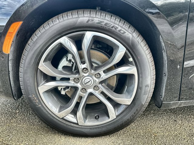 2026 Chrysler Pacifica Pinnacle Image 10 of 27