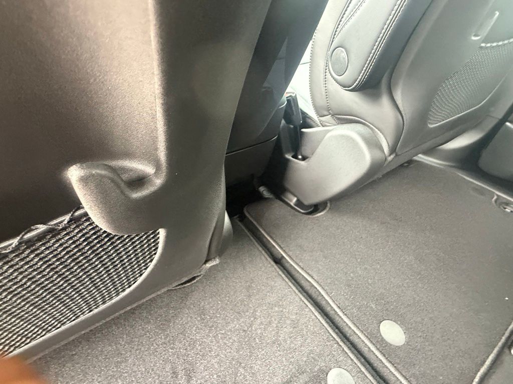 2026 Chrysler Pacifica Select Image 32 of 36