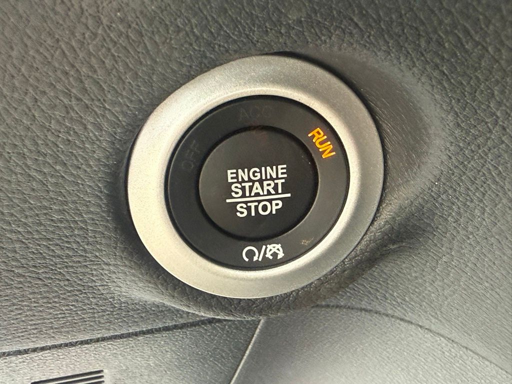 2026 Chrysler Pacifica Select Image 25 of 36