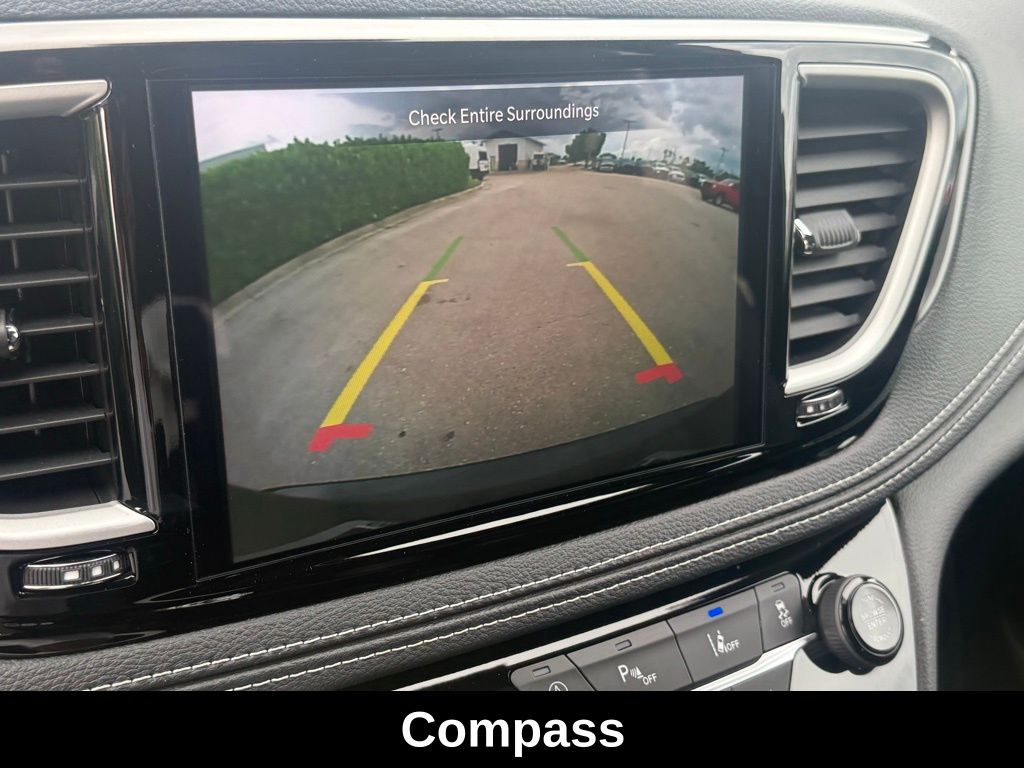 2026 Chrysler Pacifica Select Image 18 of 36