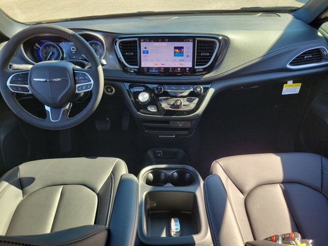 2026 Chrysler Pacifica Select Image 8 of 12