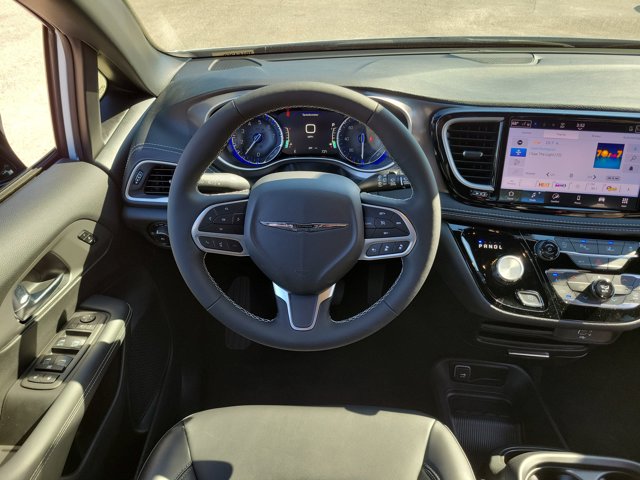 2026 Chrysler Pacifica Select Image 6 of 12