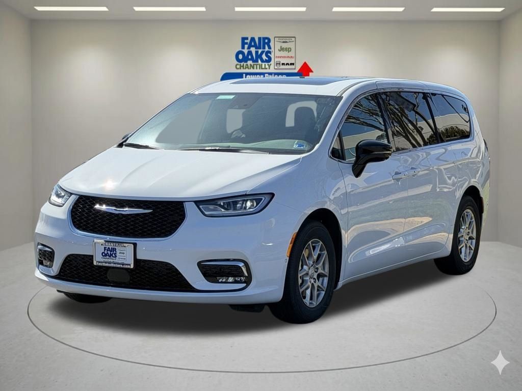 2026 Chrysler Pacifica Select Image 1 of 30