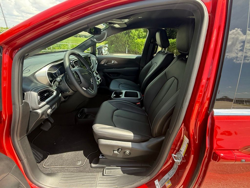 2026 Chrysler Pacifica Select Image 29 of 35