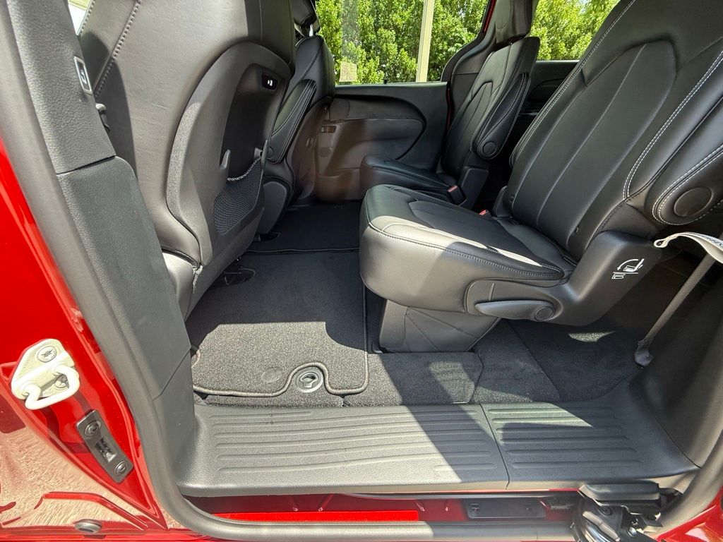 2026 Chrysler Pacifica Select Image 31 of 35