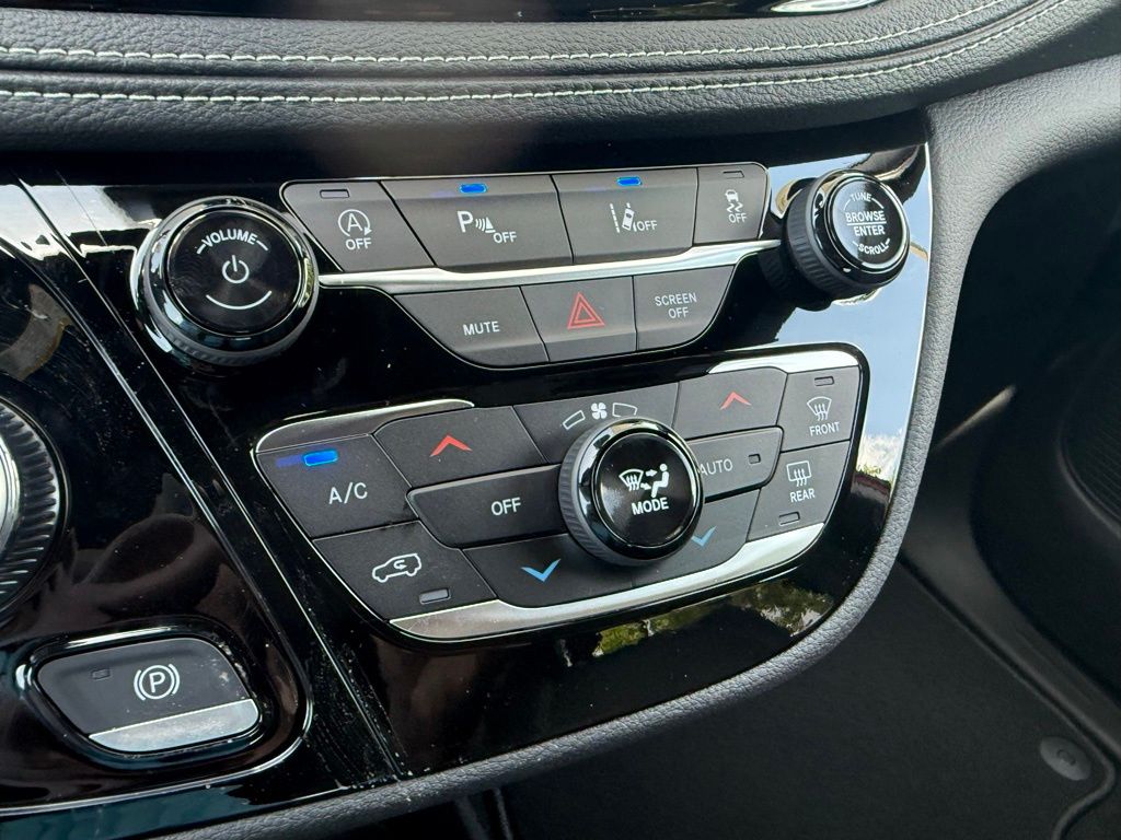 2026 Chrysler Pacifica Select Image 23 of 35