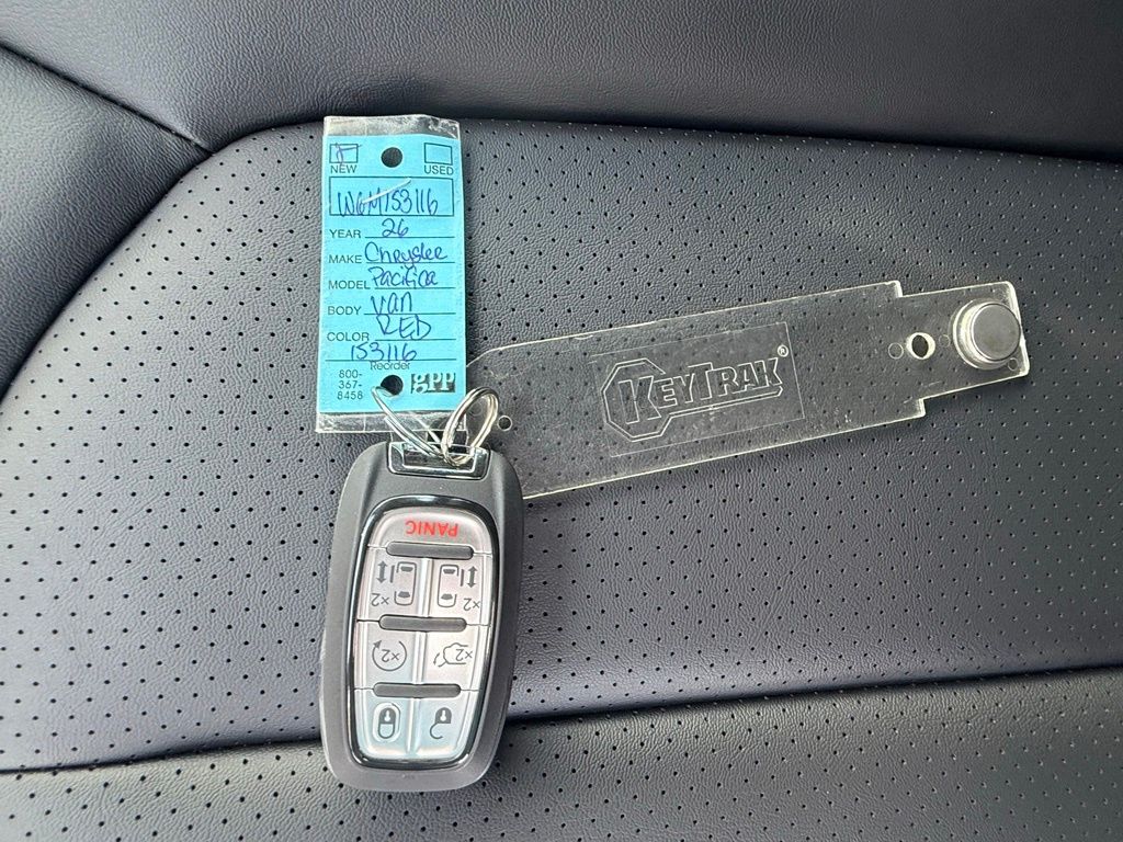 2026 Chrysler Pacifica Select Image 22 of 35