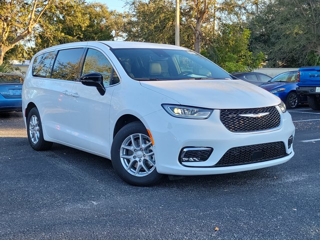 2026 Chrysler Pacifica Select Image 3 of 12