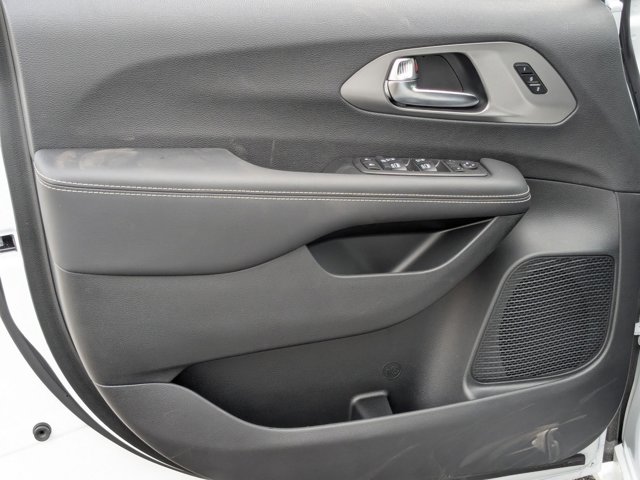2026 Chrysler Pacifica Select Image 21 of 32