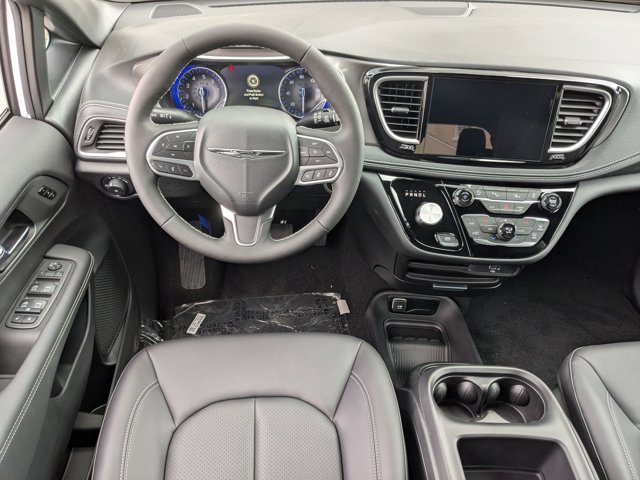 2026 Chrysler Pacifica Select Image 15 of 32