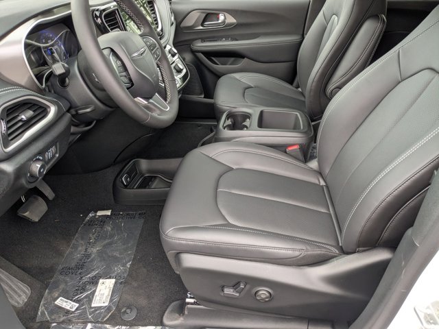 2026 Chrysler Pacifica Select Image 31 of 32