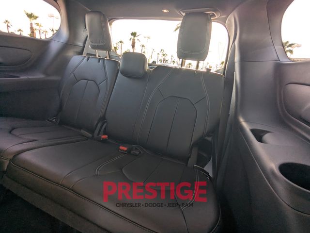 2026 Chrysler Pacifica Select Image 13 of 31