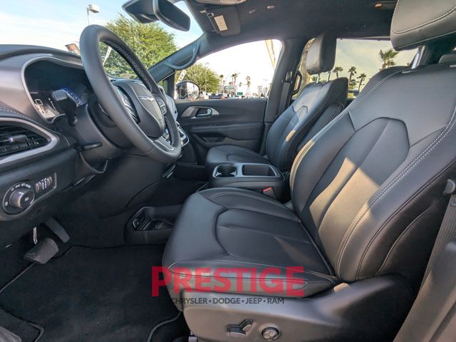2026 Chrysler Pacifica Select Image 14 of 31
