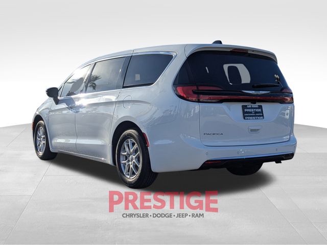 2026 Chrysler Pacifica Select Image 7 of 31
