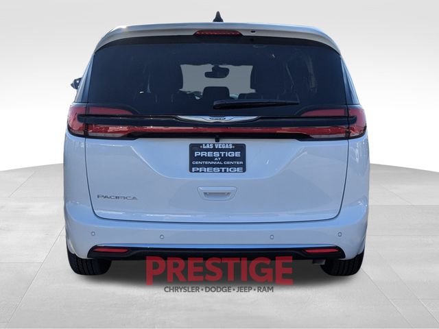 2026 Chrysler Pacifica Select Image 6 of 31