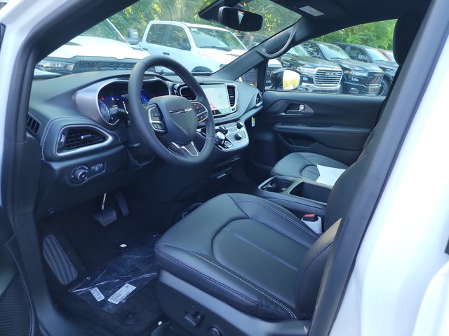2026 Chrysler Pacifica Select Image 28 of 32